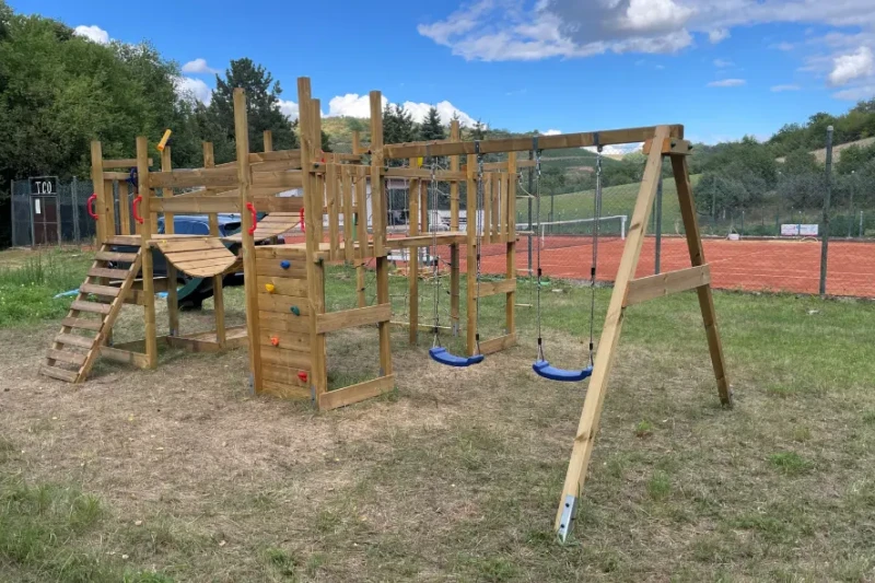 Spielturm beim TC Grün-Weiß Odernheim ist „Projekt des Monats“