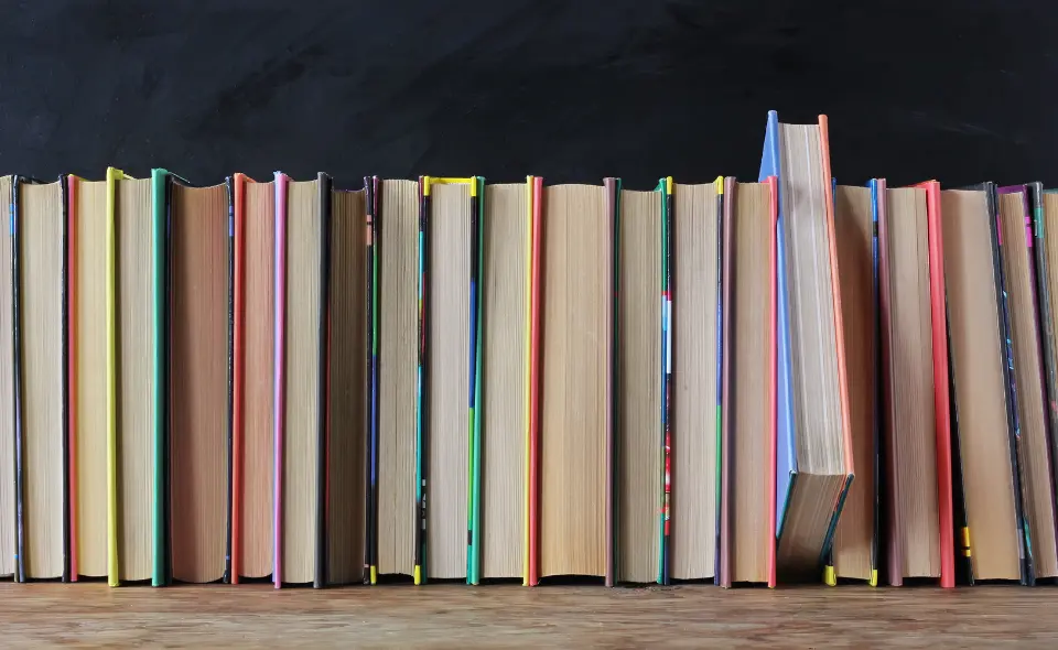 Studienkreis Bad Kreuznach verschenkt Rechtschreib-Ratgeber an Schüler