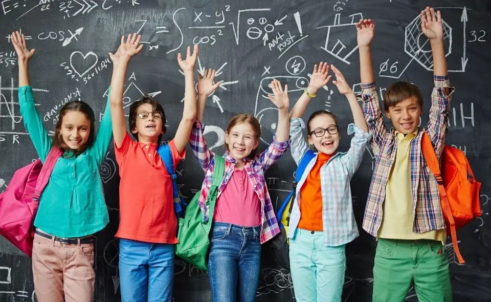 Zusatzbusse im Schulverkehr wegen Zeugnisvergabe