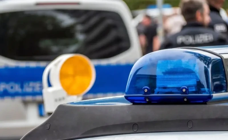 Verdächtige Schleichfahrt auf der B41: Polizei stößt auf zwei Haftbefehle