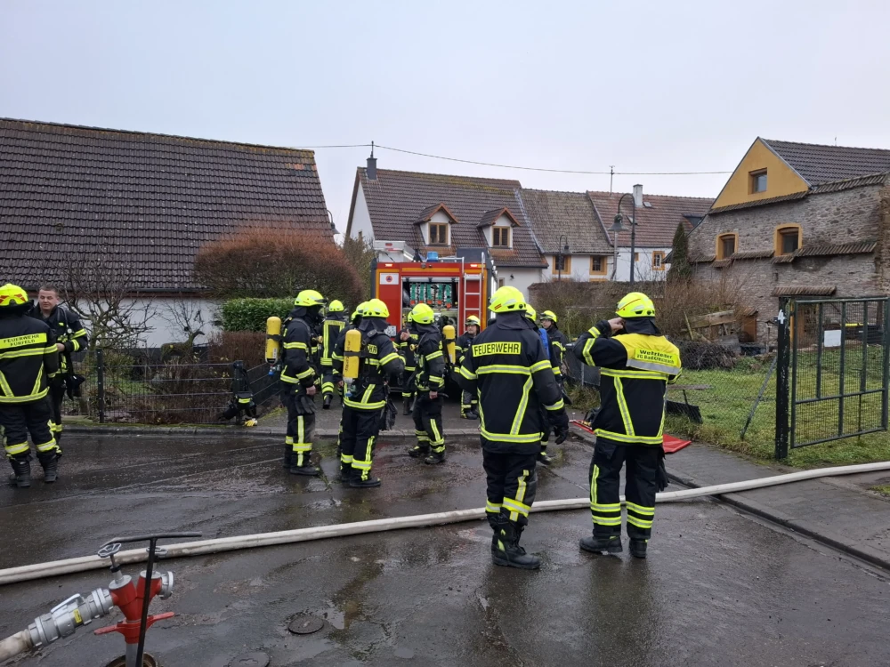 Feuerwehr löscht Schmorbrand in Frei-Laubersheim