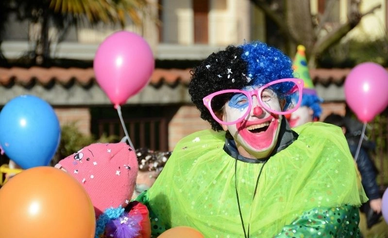 Polizei Birkenfeld wirbt zur Fastnacht für Kampagne BOB