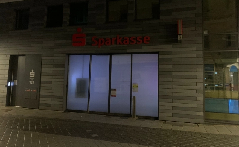 Rätsel um vernebelten SB-Bereich der Sparkasse Rhein-Nahe in Bad Kreuznach