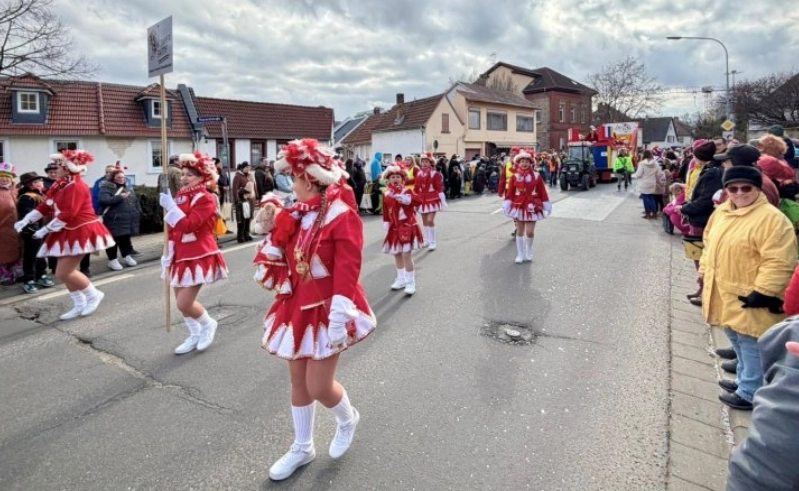 Stadt Alzey wertet ersten selbst organisierten Fastnachtsumzug als Erfolg