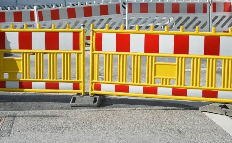 Straßensperrung aufgrund eines Wasserrohrbruchs in Mörschied