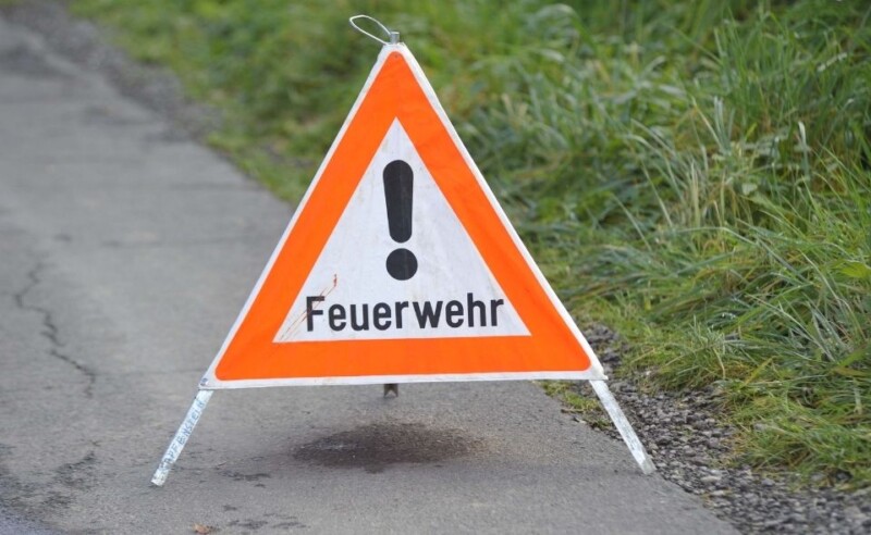 Auto brennt auf A63 bei Freimersheim komplett aus