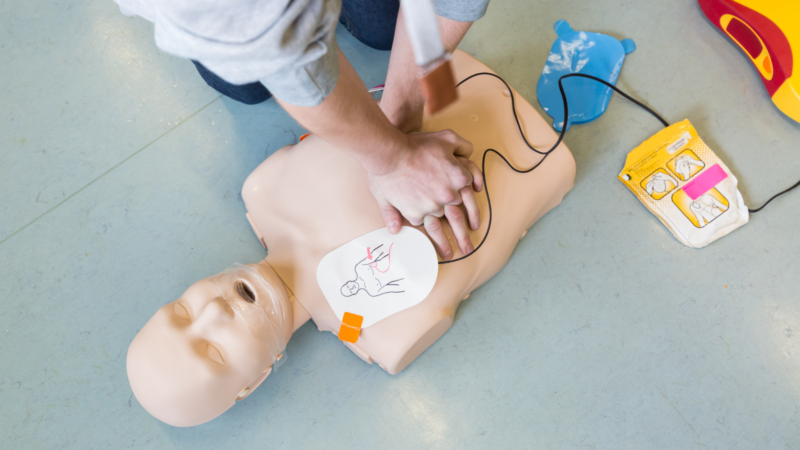 Bittmann-Stiftung spendet kostenlose Defibrillatoren an Vereine