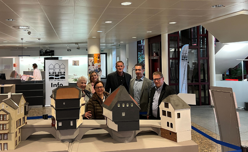 Brückenhäuser-Modell im Bad Kreuznacher Rathaus vorgestellt