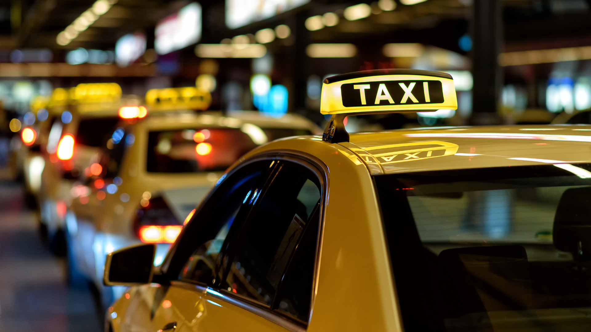 Landkreis führt Kraftstoffzuschlag für Taxis ein