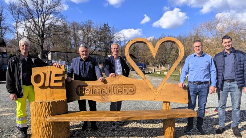 Neue Heimatliebe-Bank im Tierpark Birkenfeld