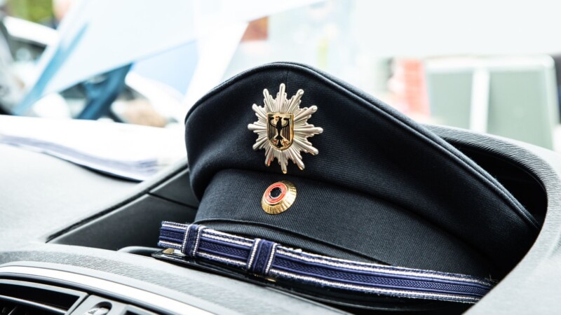 Völlig überladener LKW: Fahrer unter Kokain auf A61 gestoppt