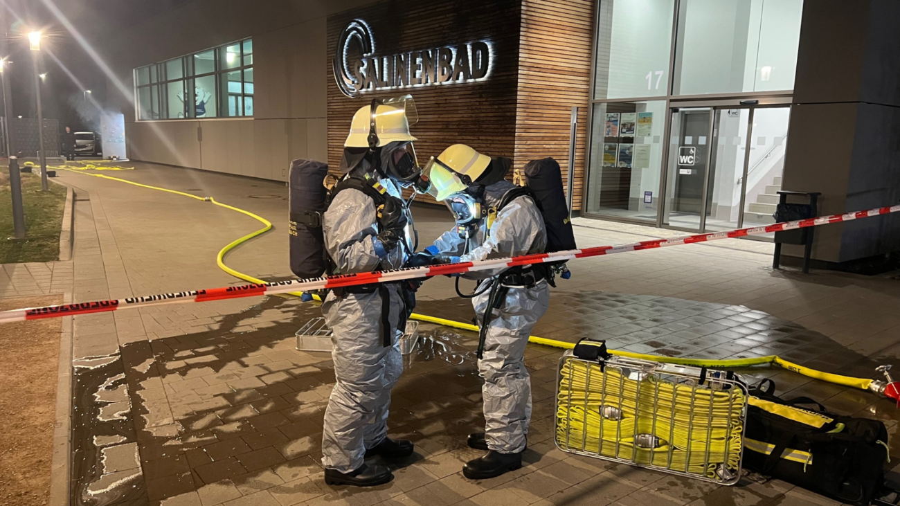 Übung der Freiwilligen Feuerwehr Bad Kreuznach im Salinenbad