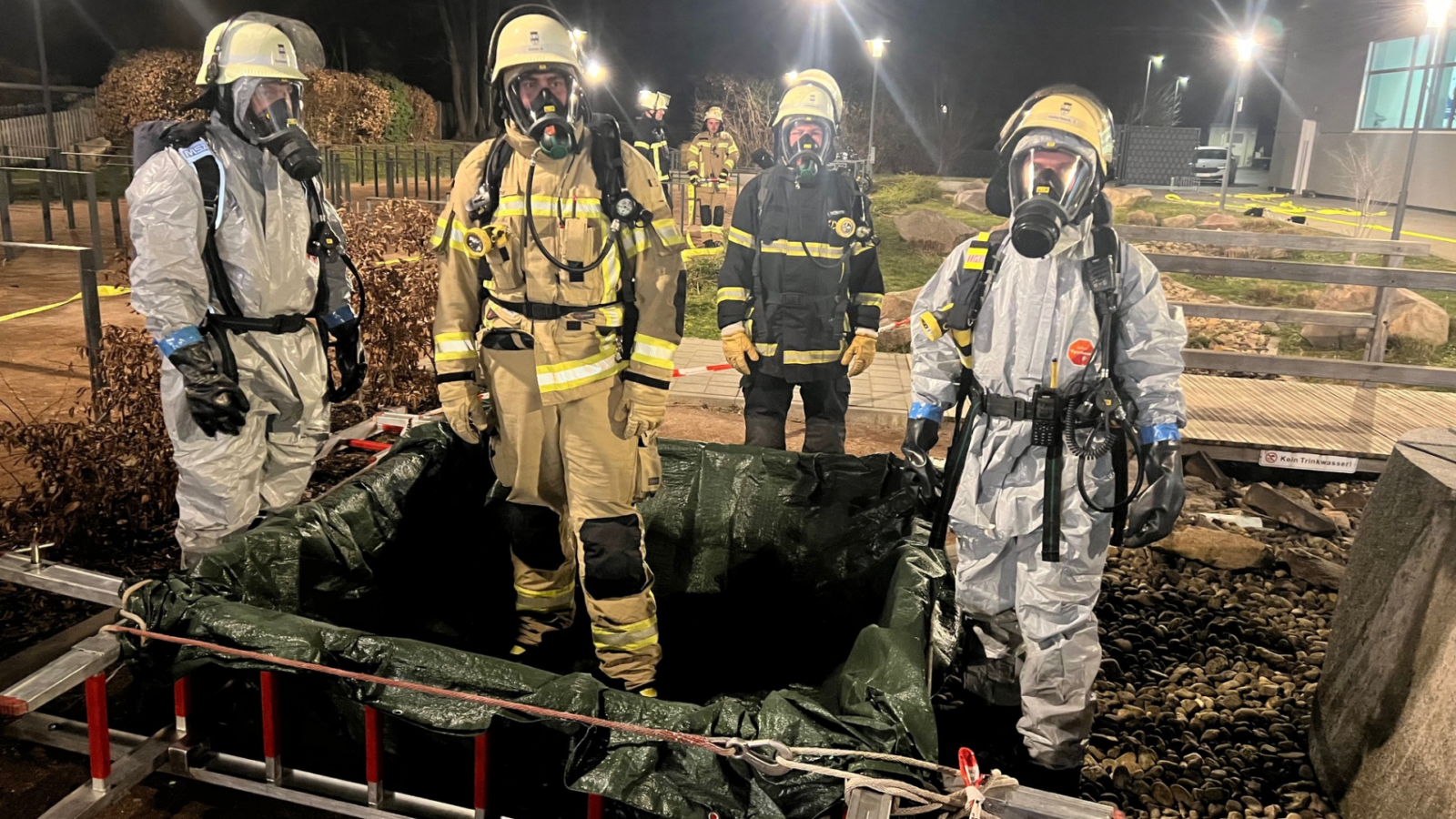 Übung der Freiwilligen Feuerwehr Bad Kreuznach im Salinenbad