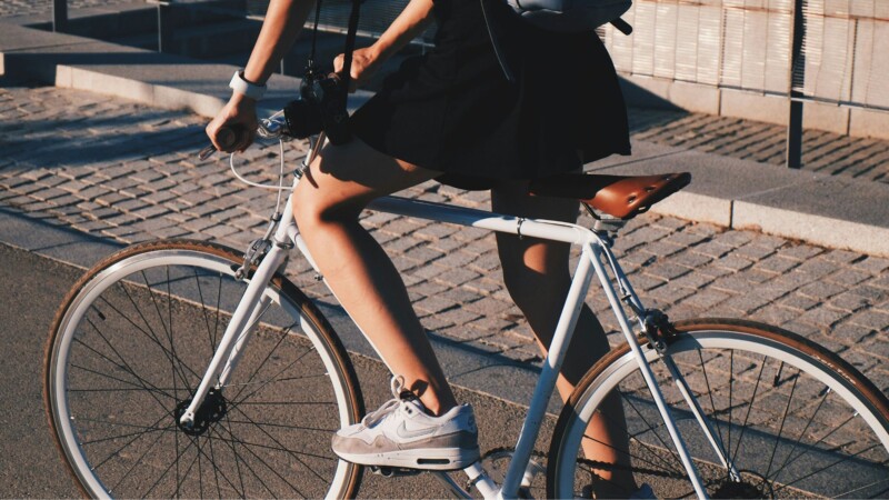 Unfall zwischen Fahrradfahrer und Fußgängerin bei Gau-Algesheim