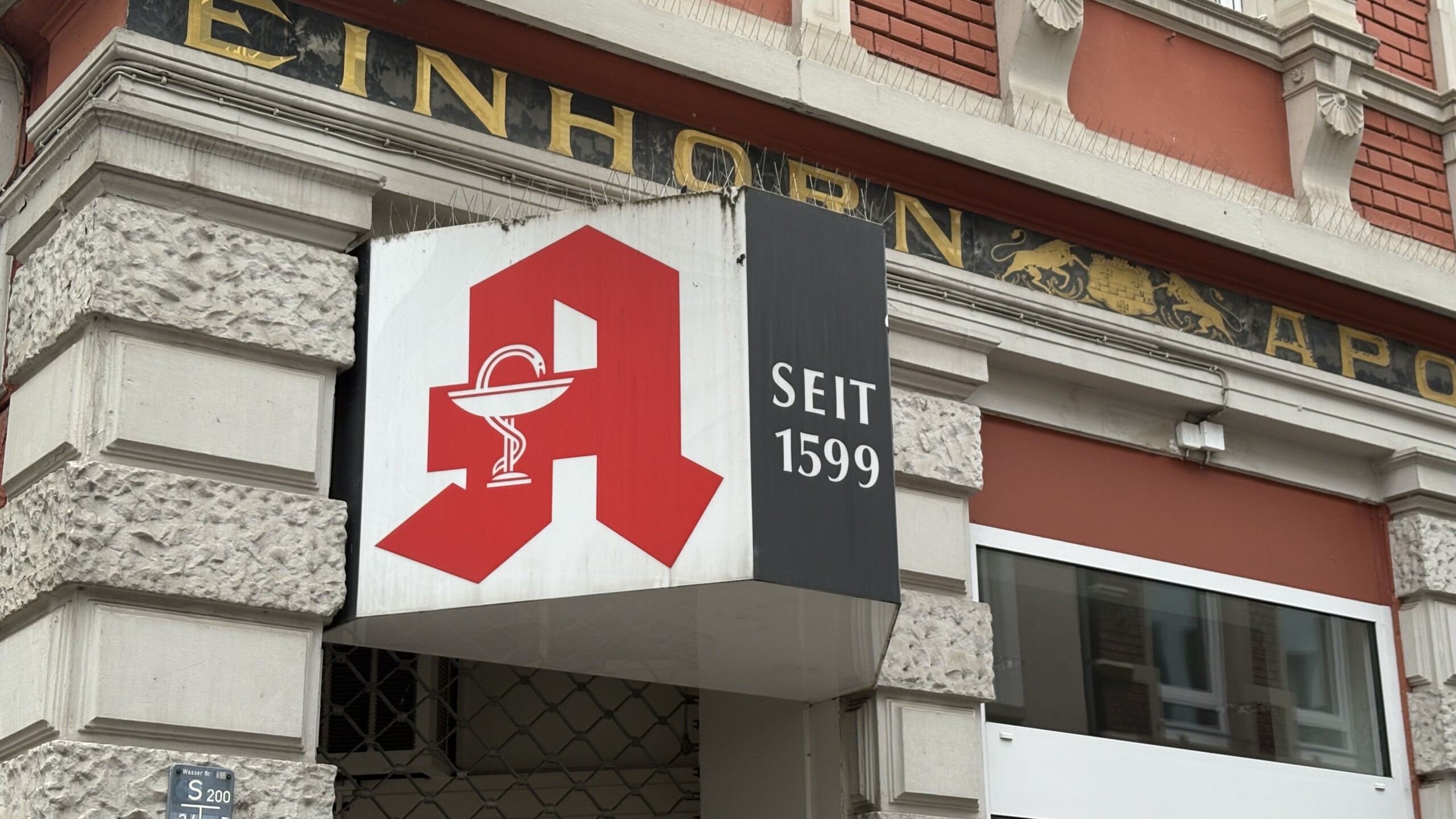 Die Einhorn Apotheke in der Mannheimer Straße in Bad Kreuznach