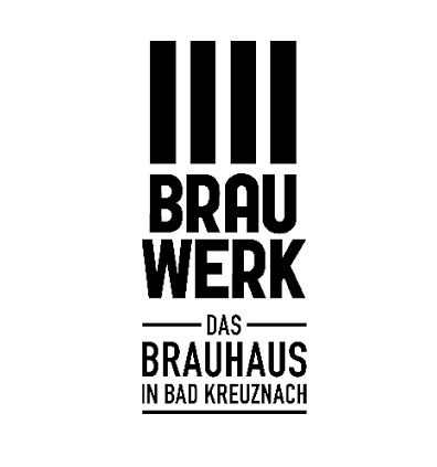 WM Übertragung auf einer großen LED Leinwand im Biergarten