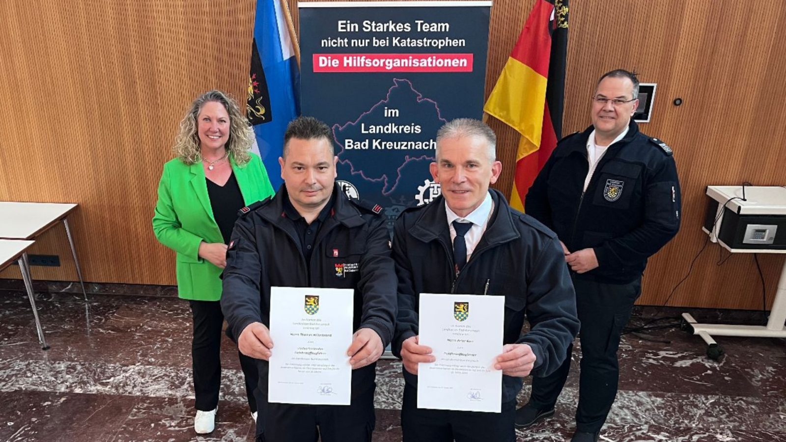 Landrätin ernennt neue Ehrenbeamte