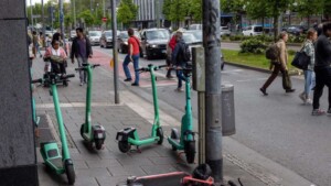 Polizei stoppt flüchtigen E-Scooter-Fahrer in Ingelheim