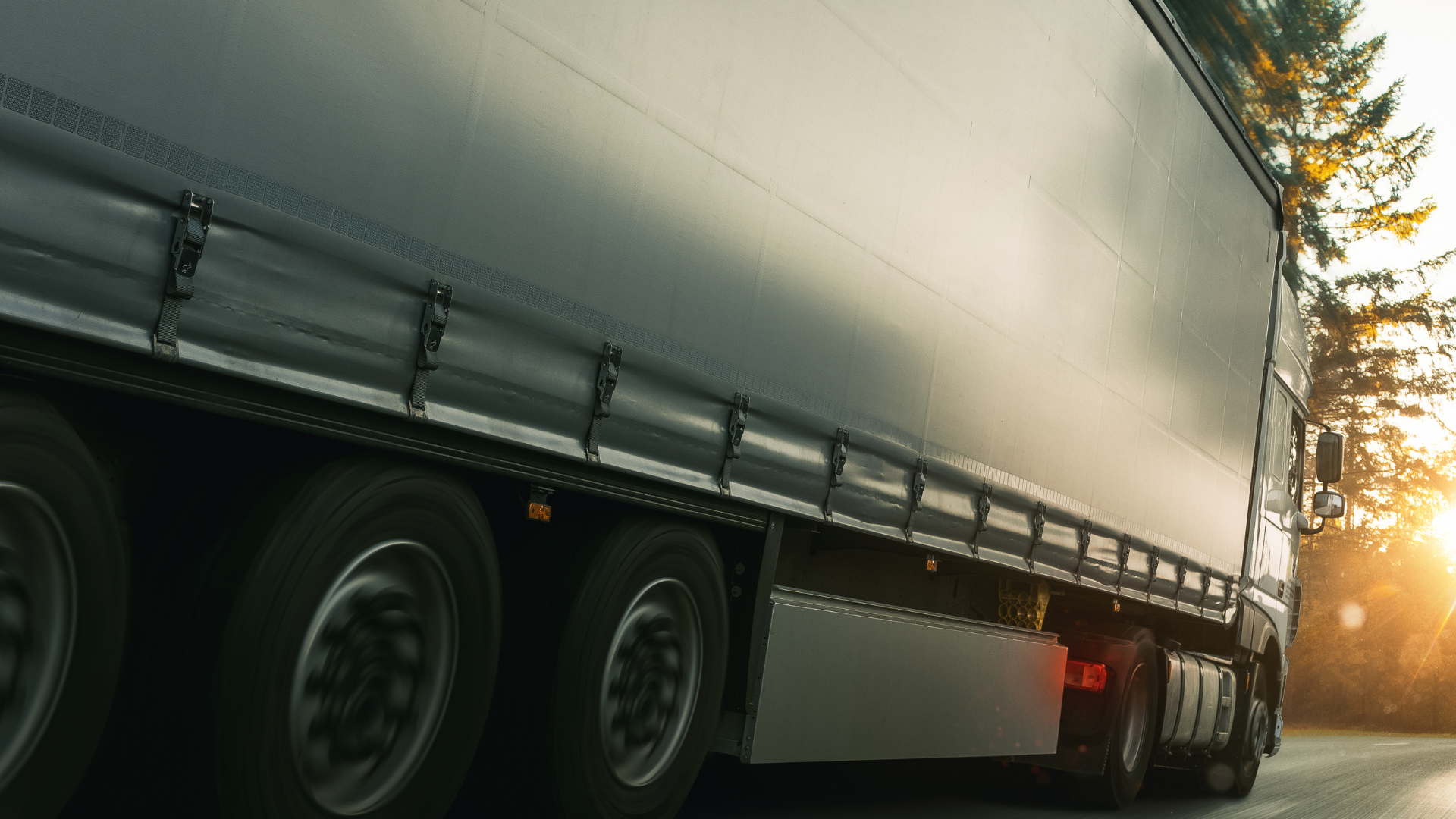 1000 Euro Schaden! Betrunkener Lkw-Fahrer rammt Lastwagen