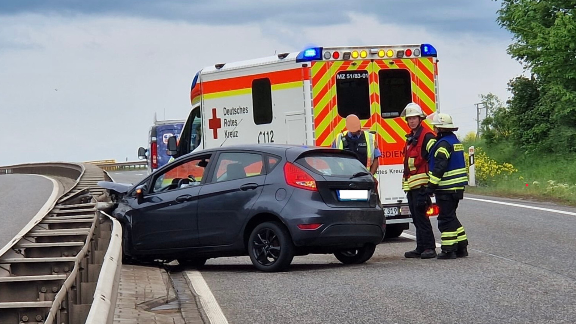 B41 nach Crash dicht – Autofahrerin leicht verletzt