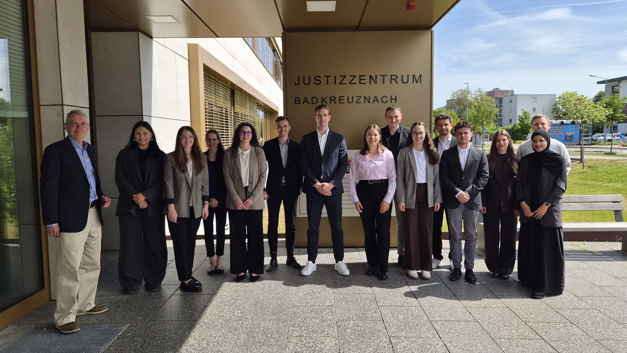 14 neue Rechtsreferendare starten am Landgericht Bad Kreuznach