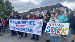 Demo in Bad Kreuznach fordert Rückkehr des Löwenstegs