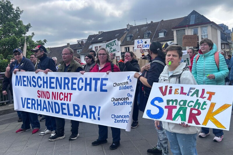 Demo in Bad Kreuznach fordert Rückkehr des Löwenstegs