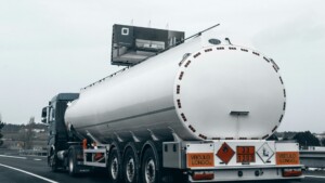 Dieselspur sorgt für Verkehrsbehinderungen auf der A60