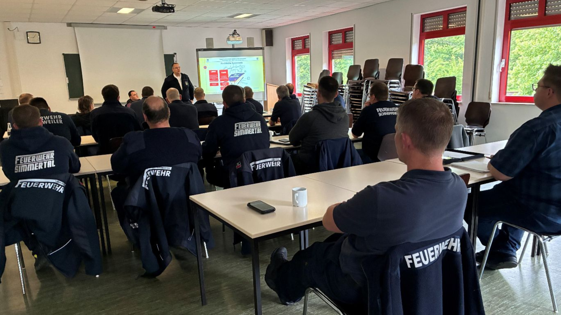 Feuerwehr-Führungskräfte aus dem Kirner Land bilden sich weiter