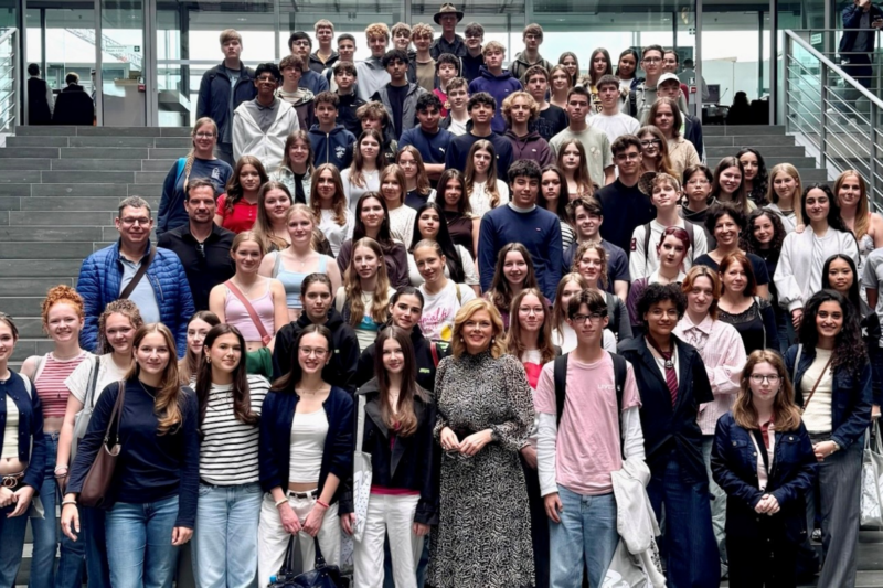 Li-Hi-Schüler diskutieren im Bundestag mit Julia Klöckner
