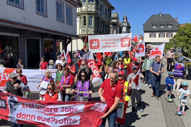 Maikundgebung fordert Schutz der Arbeitszeit