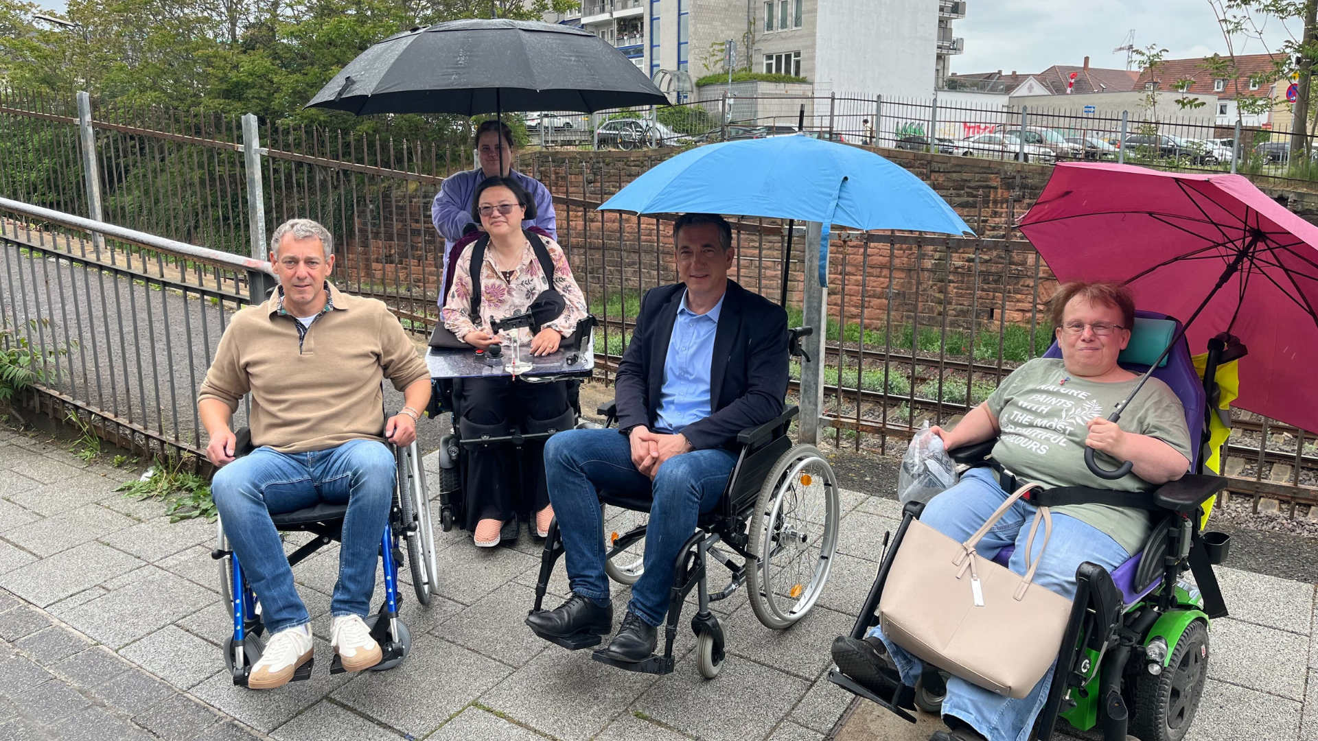 Rollstuhltour macht Barrieren in Bad Kreuznach sichtbar