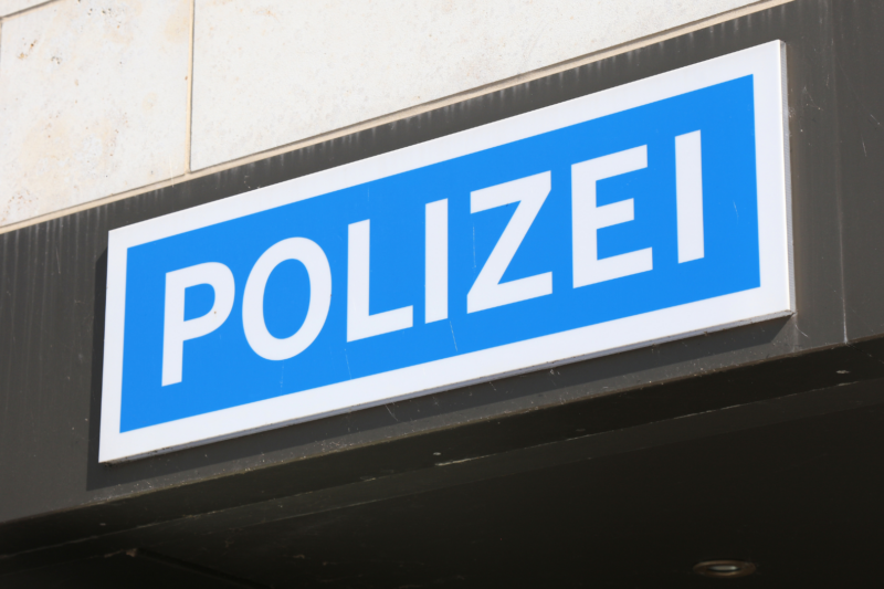 Aggressive Flucht vor Polizei: Mann leistet massiven Widerstand