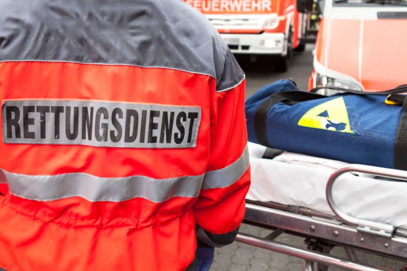 Auto kippt nach Auffahrunfall bei Gensingen um