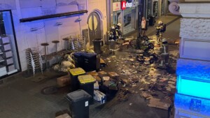 Drei Brände in einer Nacht beschäftigen die Feuerwehr