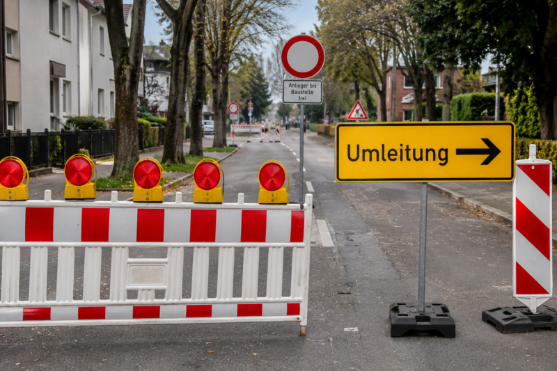 Fahrbahnschaden: L 400 in Wöllstein gesperrt