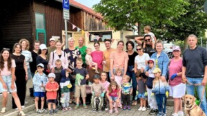 Familien verschönern Scheunenplatz in Winzenheim