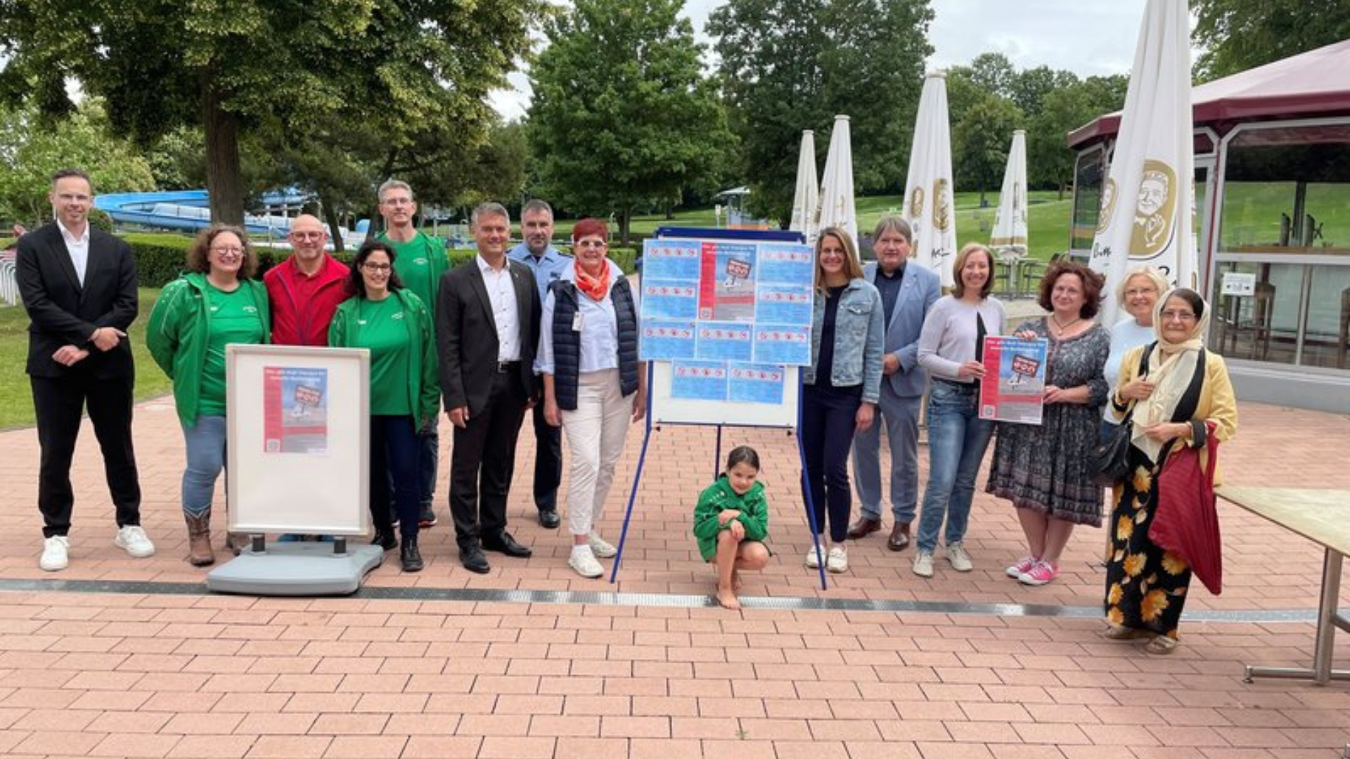 „Flossen weg!“ für sichere Schwimmbäder