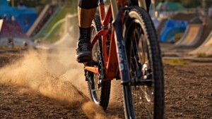 Jugendliche aus Dautenheim bauen eigenen Dirtpark