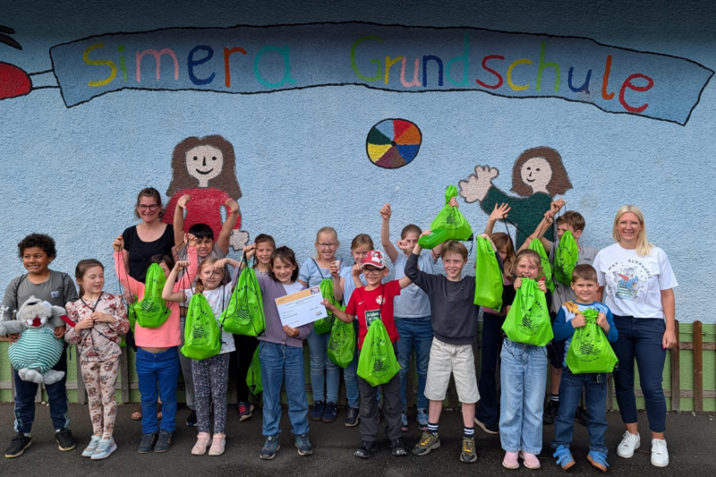 Klasse der Grundschule Simmertal gewinnt Zahnpflege-Wettbewerb