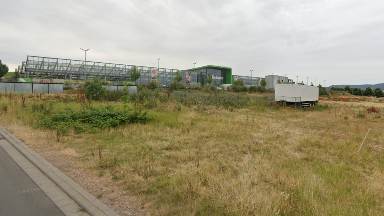 Das Grundstück im Gewerbegebiet am Grenzgraben, zwischen dem C&C-Markt und dem Gartencenter Rehner.