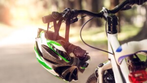 Radfahrerin bei Unfall auf B48 leicht verletzt