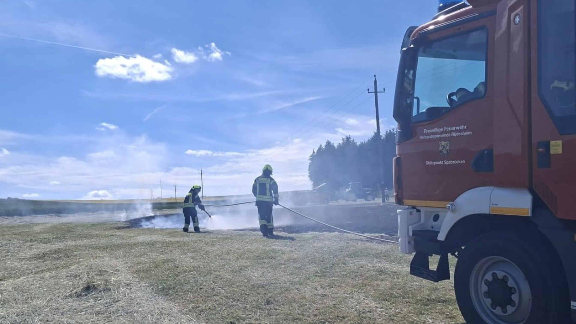 Windhose löst Flächenbrand bei Spall aus
