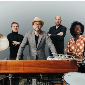Sommernachtsjazz im Weingut Rapp: Benedikt Hesse Trio feat. Claudia Ramos Barreto