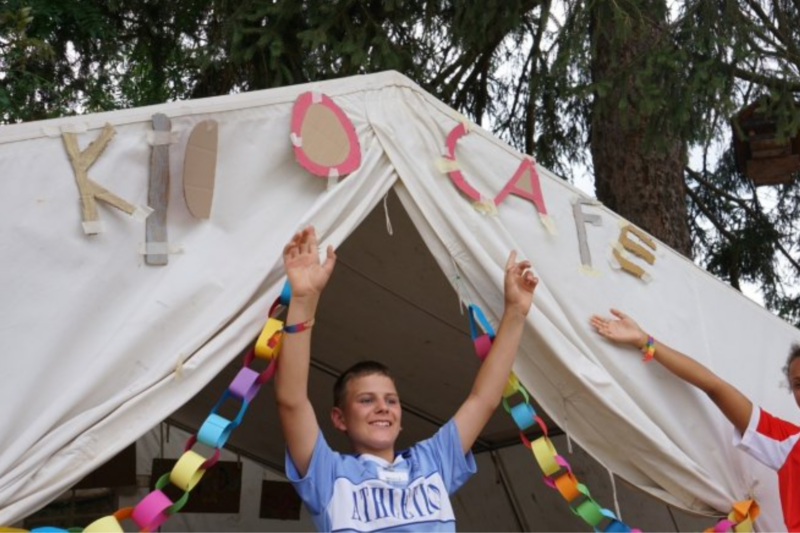 135 Kinder erobern das Kinderdorf im Salinental