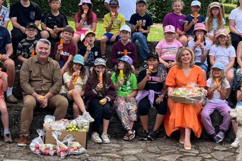 Julia Klöckner besucht Ferienfreizeit in Hattgenstein
