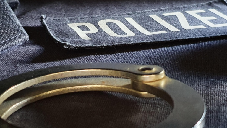 Polizist bei Schlägerei im Brückes verletzt