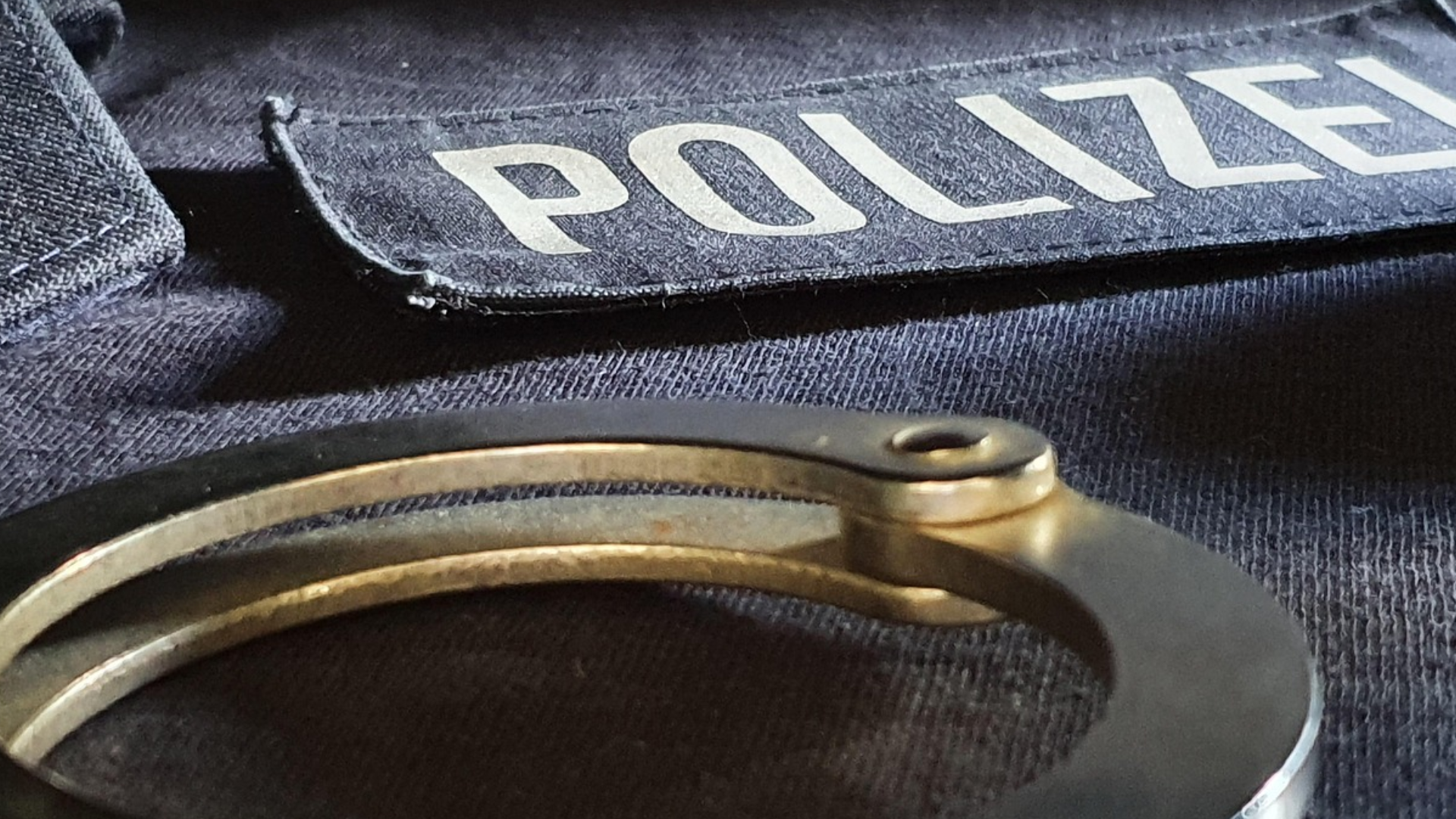 Polizist bei Schlägerei im Brückes verletzt