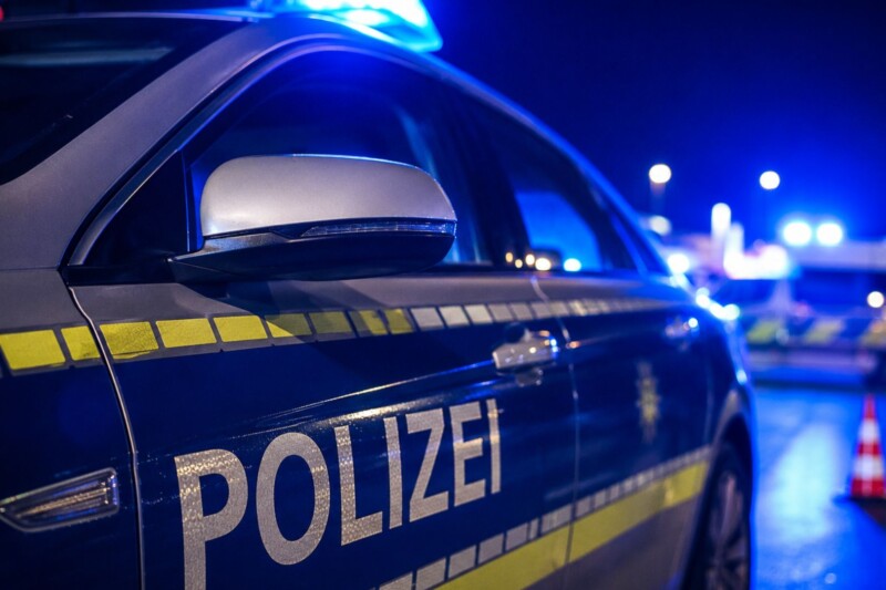 Polizei sucht nach Unfall in Birkenfeld beschädigtes Auto
