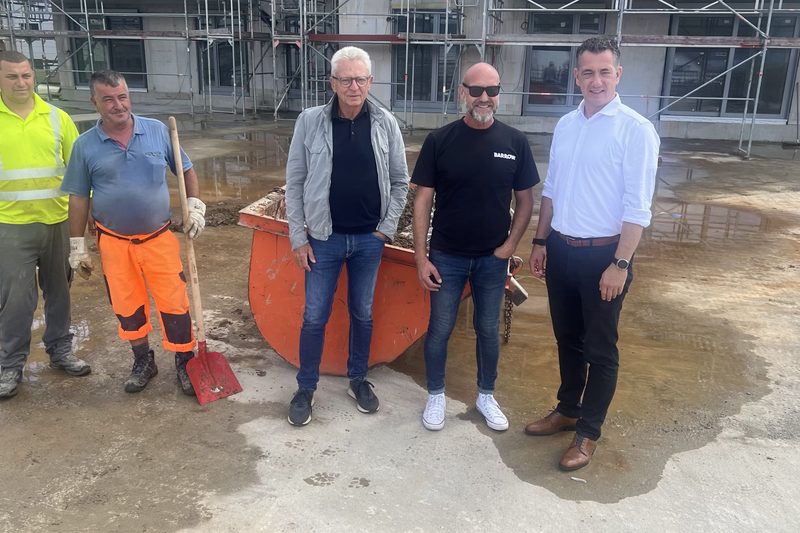 Die Bauruine Salinenquartier ist wieder eine Baustelle